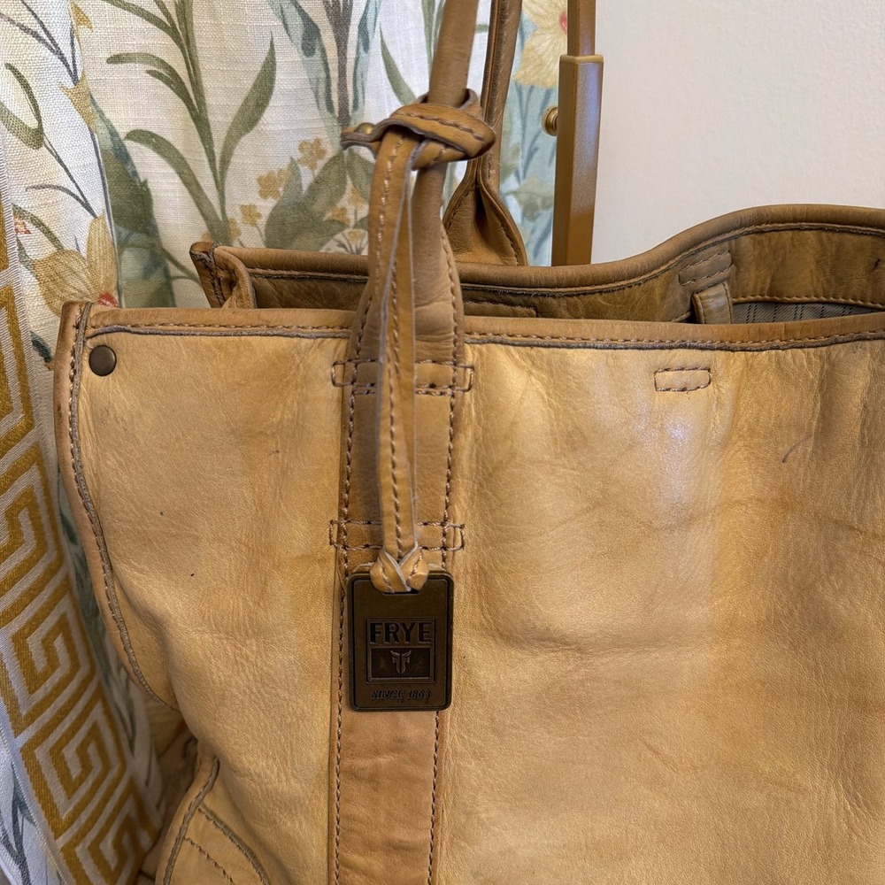 Frye Women's Distressed Leather Tote Shoulder Bag Camel Tan Brass Studs EUC - Picture 8 of 12